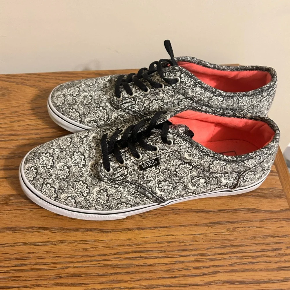 Vans Black and White Patterned Sneakers - Picture 2 of 4